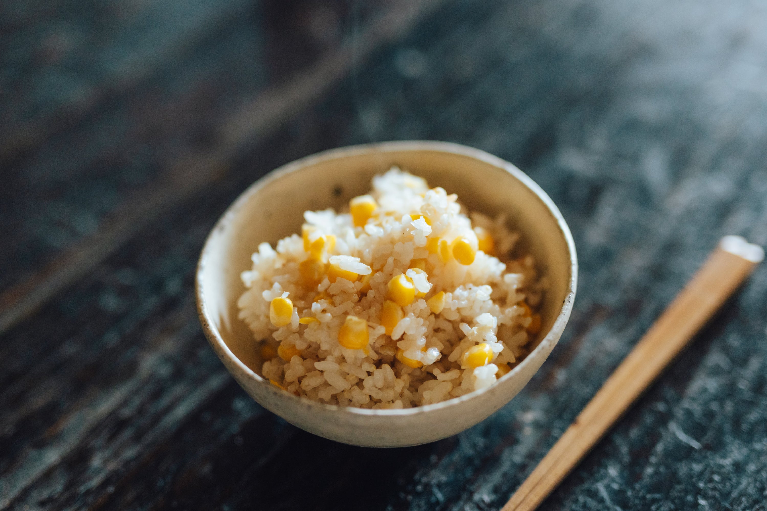 とうもろこしご飯（三分づき米）